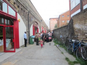 6_dia front of the new workshop alongside refurbishments of railway arches by other footholders, photo Judith Ryser